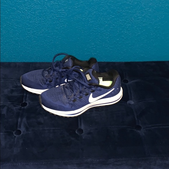 royal blue nike tennis shoes